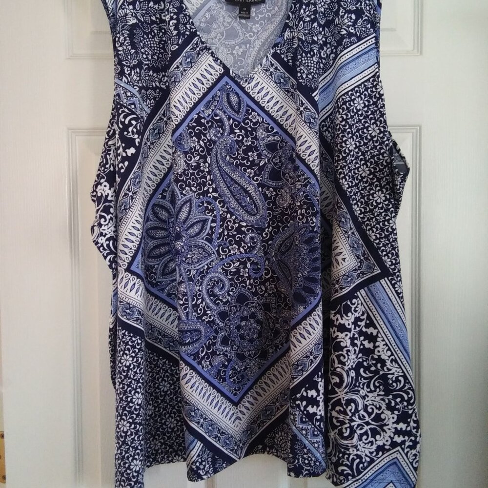 Catherines Anywear Navy/Blue Scarf Print V- Neck Sleeveless Tank Top- 5X - NWT - Picture 3 of 5